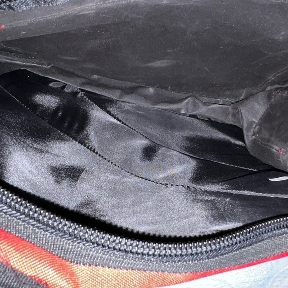 AMERICAN UNI: NEW Red Messenger Bag With Compartments and Key Ring purse. Size M - Picture 13 of 13